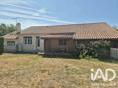 Maison à Charroux (86250)