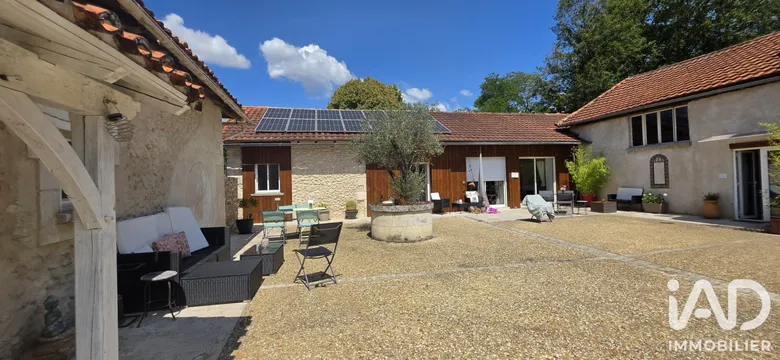 Maison 8 pièces 240 m² · à Montrem · 240 m² · 439 000 €