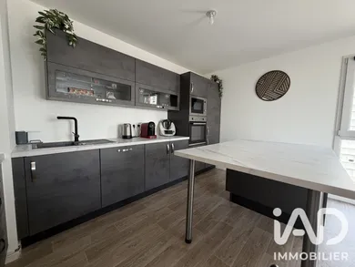 Appartement à Roissy-en-Brie (77680)