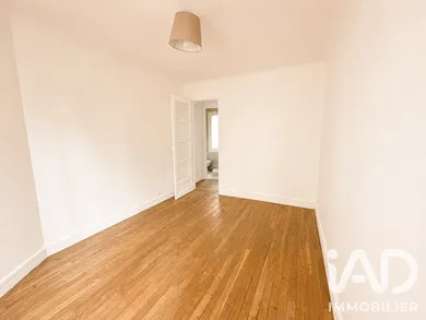 Studio à Courbevoie (92400)