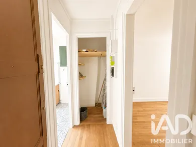 Studio à Courbevoie (92400)