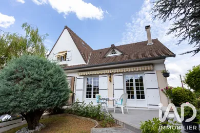 Maison traditionnelle à Villecresnes (94440)