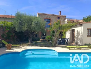 Architectural house in Saint-Jean-Pla-de-Corts (66490)