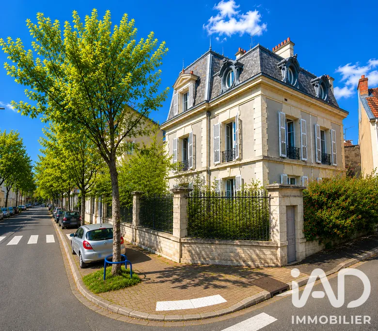 Maison 8 pièces 285 m² · à Vichy · 285 m² · 430 000 €