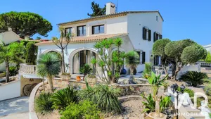 Maison d'architecte à Mandelieu-la-Napoule (06210)