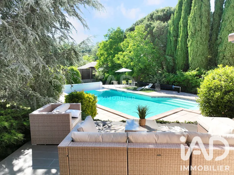 Maison 7 pièces 220 m² · à Pompertuzat · 220 m² · 700 000 €