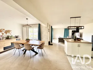 Maison à Combs-la-Ville (77380)