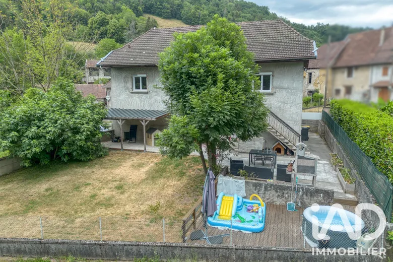 Maison 5 pièces 115 m² · à Saint-Bueil · 115 m² · 245 000 €