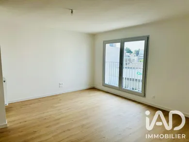 Apartment in La Rochelle (17000)