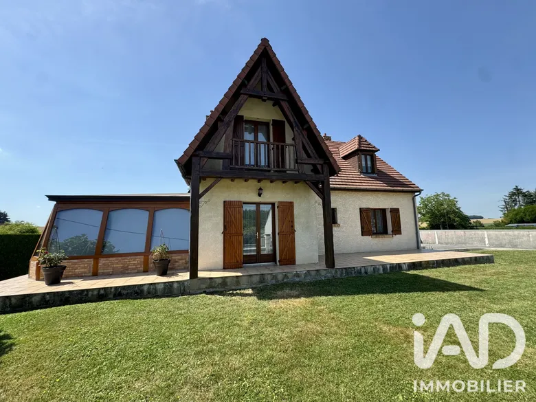 Maison 6 pièces 180 m² · à Bézu-Saint-Germain · 180 m² · 445 000 €