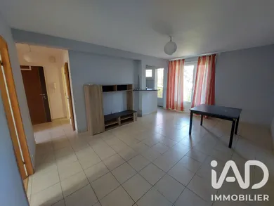 Apartment in Champagne-au-Mont-d'Or (69410)