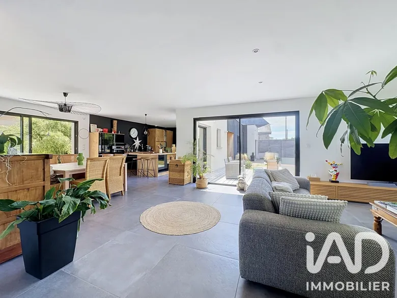 Maison 7 pièces 183 m² · à Vern-sur-Seiche · 183,3 m² · 599 900 €