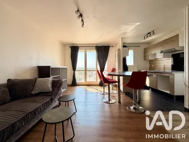 Appartement à Saint-Julien-les-Villas (10800)