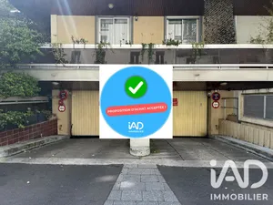Parking in Paris (75018)