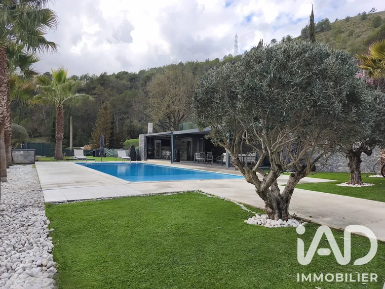 Maison 6 pièces 200 m² · à Contes · 200 m² · 720 000 €