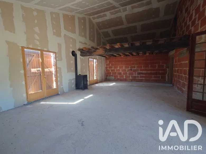 Maison 3 pièces 155 m² · à Azat-le-Ris · 155 m² · 40 000 €