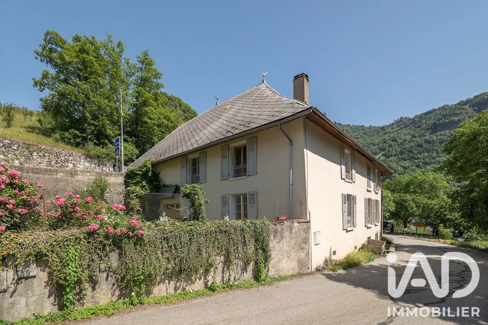 Vente maison à La Garde (38520) : maison de village 9 pièces 137 m² - 1825036 — 2