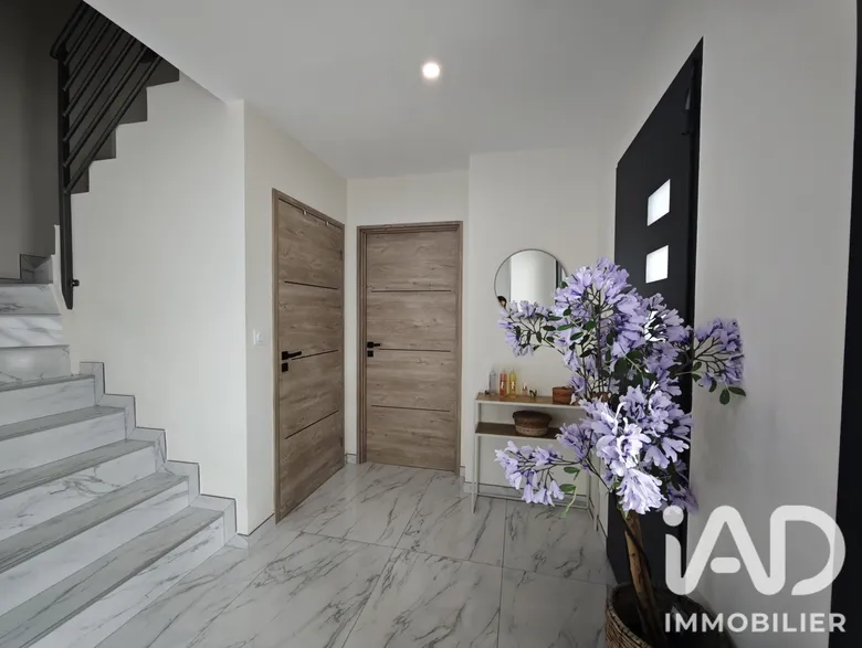 Maison 6 pièces 148 m² · à Neuilly-Crimolois · 148 m² · 499 000 €