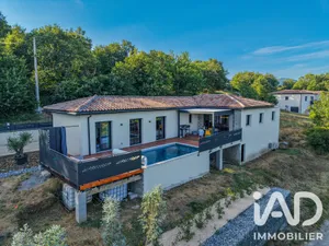 Traditional house in Vesseaux (07200)