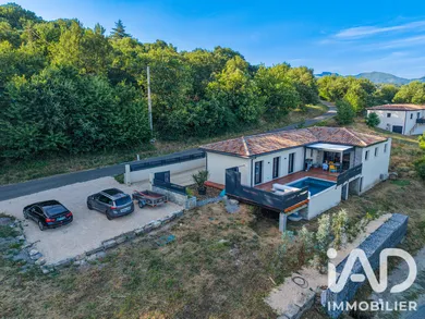Traditional house in Vesseaux (07200)