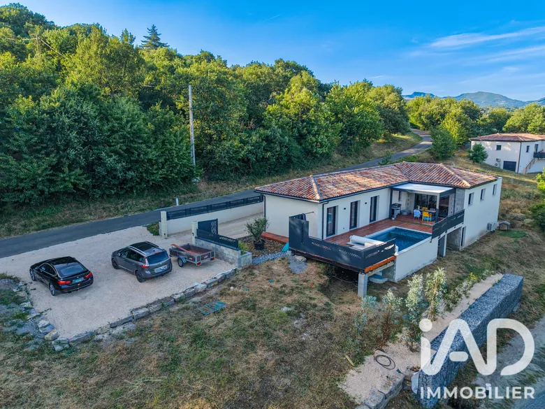Maison 4 pièces 120 m² · à Vesseaux · 120,3 m² · 369 000 €