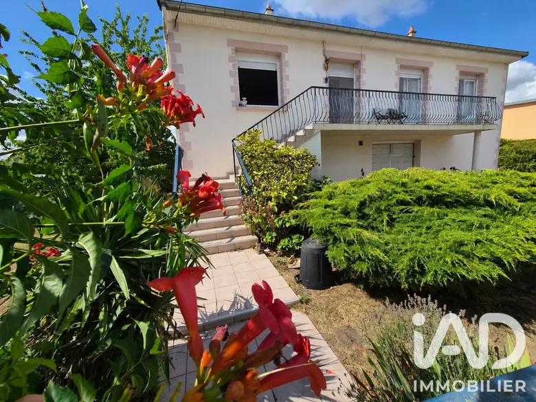 Maison 5 pièces 213 m² · à Yzeure · 213 m² · 180 000 €