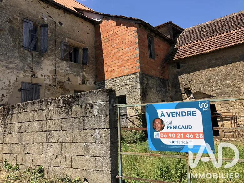 Maison 6 pièces 185 m² · à Issepts · 185 m² · 15 000 €