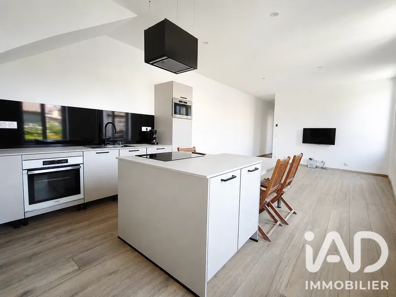 Appartement 3 pièces 60 m² · à Saint-Laurent-de-Chamousset · 60 m² · 800 €
