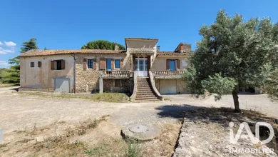 Domain in Ménerbes (84560)
