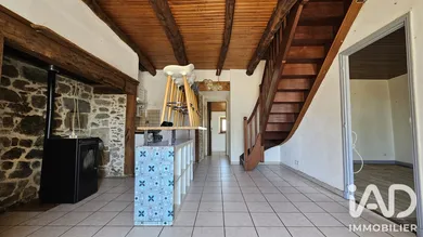 Maison de village à Cassaniouze (15340)