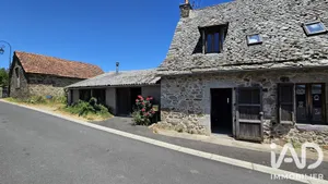 Maison de village à Cassaniouze (15340)