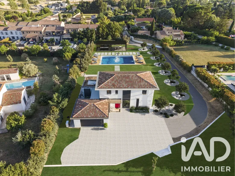 Maison 5 pièces 194 m² · à Meyreuil · 194 m² · 780 000 €