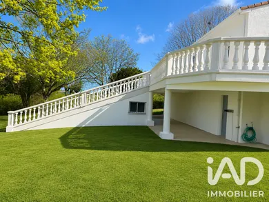 Park home in Mirambeau (17150)