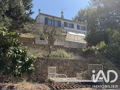 Maison traditionnelle à Carqueiranne (83320)