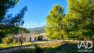 Domaine à Cassis (13260)
