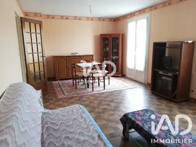 Maison à Sainte-Suzanne (53270)