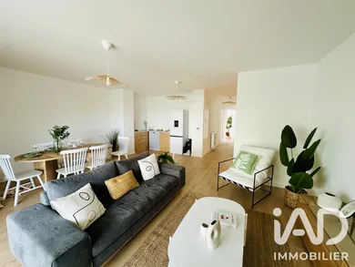 Apartment in La Rochelle (17000)