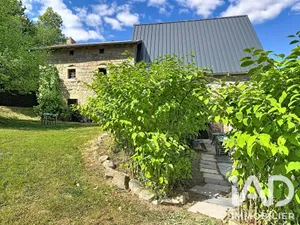 Maison de campagne à Grandval (63890)