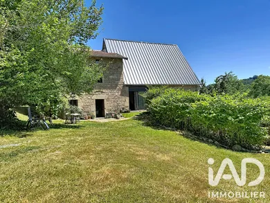 Maison de campagne à Grandval (63890)