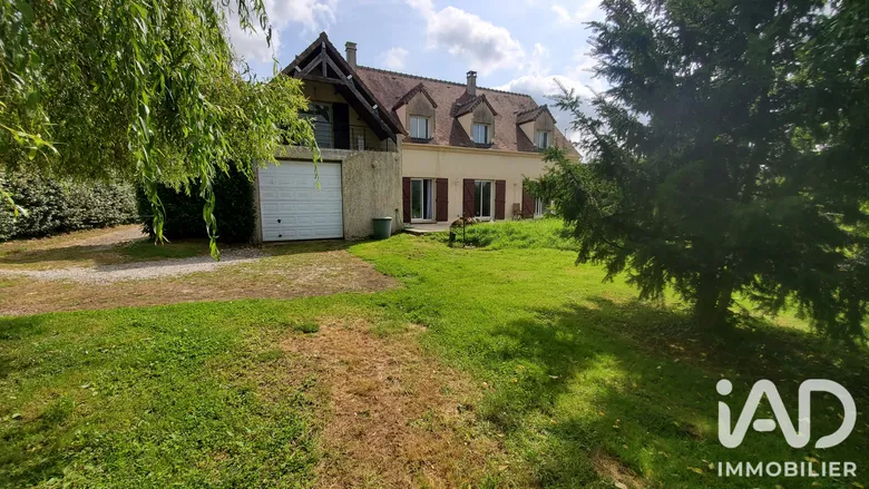 Maison 8 pièces 216 m² · à Bannost-Villegagnon · 216 m² · 369 000 €