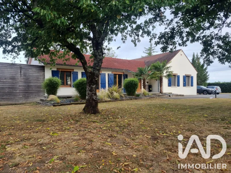 Maison 5 pièces 171 m² · à Ferrières-en-Gâtinais · 171 m² · 299 000 €