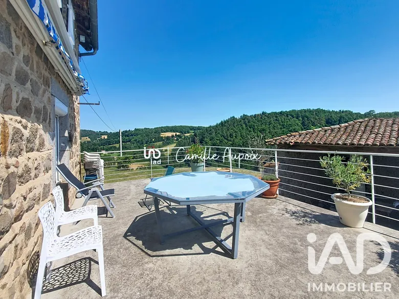 Maison 7 pièces 174 m² · à Chambost-Longessaigne · 174 m² · 260 000 €