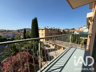 Appartement à Hyères (83400)