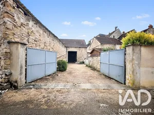 Townhouse in Neuilly-Saint-Front (02470)
