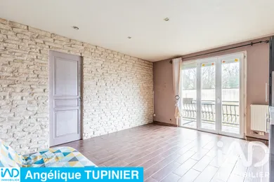Apartment in Sainte-Geneviève-des-Bois (91700)
