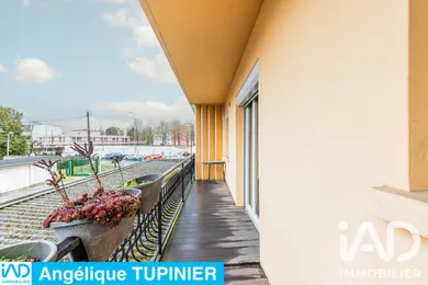 Apartment in Sainte-Geneviève-des-Bois (91700)