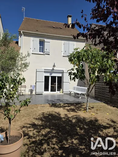 Maison à Périgny (94520)