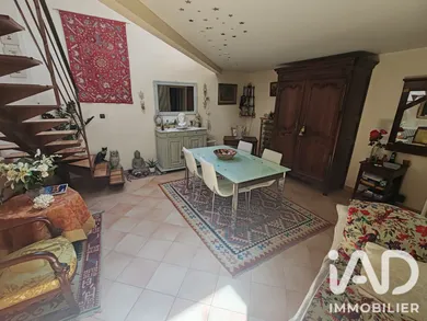 Maison de village à Saint-Denis-de-Pile (33910)