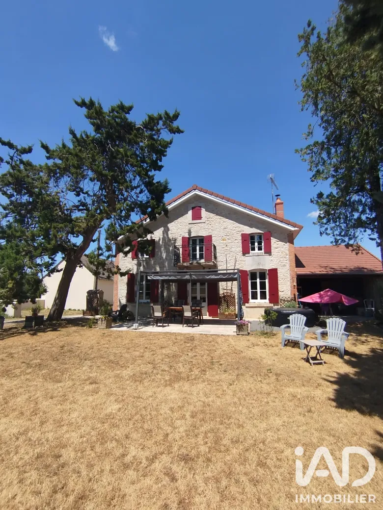 Maison 7 pièces 142 m² · à Venesmes · 142,2 m² · 318 000 €