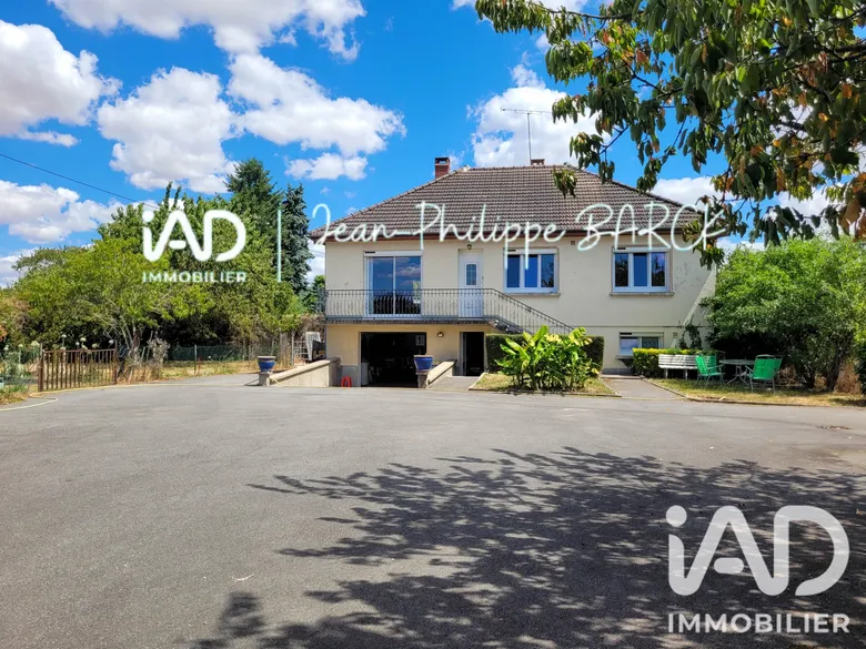 Maison 6 pièces 182 m² · à Commentry · 182 m² · 145 000 €